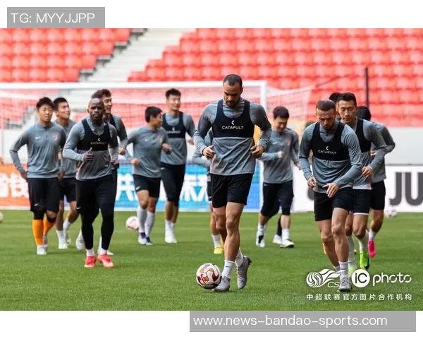 莱昂纳多精彩世界波助力海港逆转海牛比赛高潮迭起令人热血沸腾 莱昂纳多精彩世界波助力海港逆转海牛比赛高潮迭起令人热血沸腾