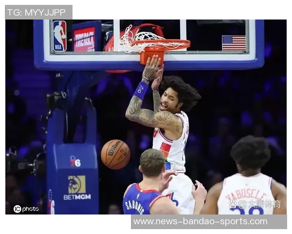 马克西半场表现出色10投6中砍下18分3篮板4助攻尽管有4次失误依然贡献良多