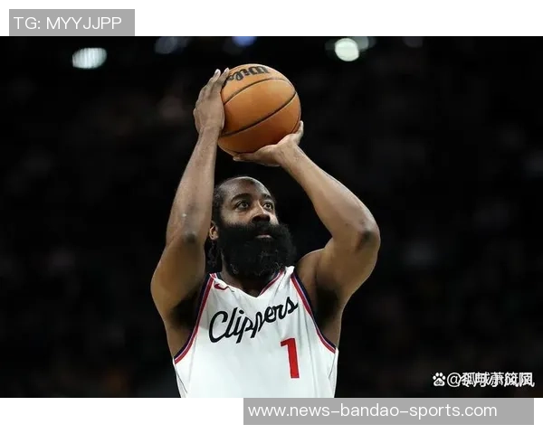 哈登带伤坚持出战31分钟贡献13分6助攻3抢断表现令人担忧 哈登带伤坚持出战31分钟贡献13分6助攻3抢断表现令人担忧